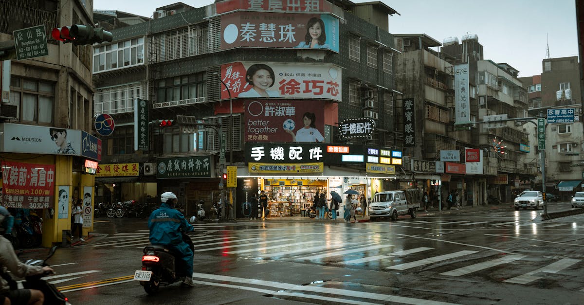 Utilising Colour Psychology to Enhance Brand Identity in Feather Banners